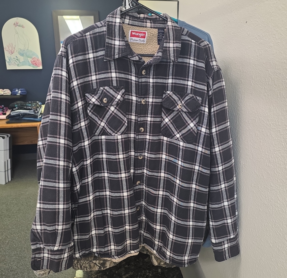 Wrangler Black and White Plaid Long-Sleeve Button-Up Jacket